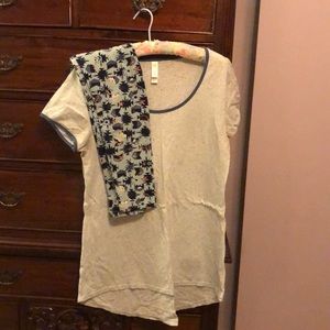 LuLaRoe outfit: Classic T and matching OS Leggings